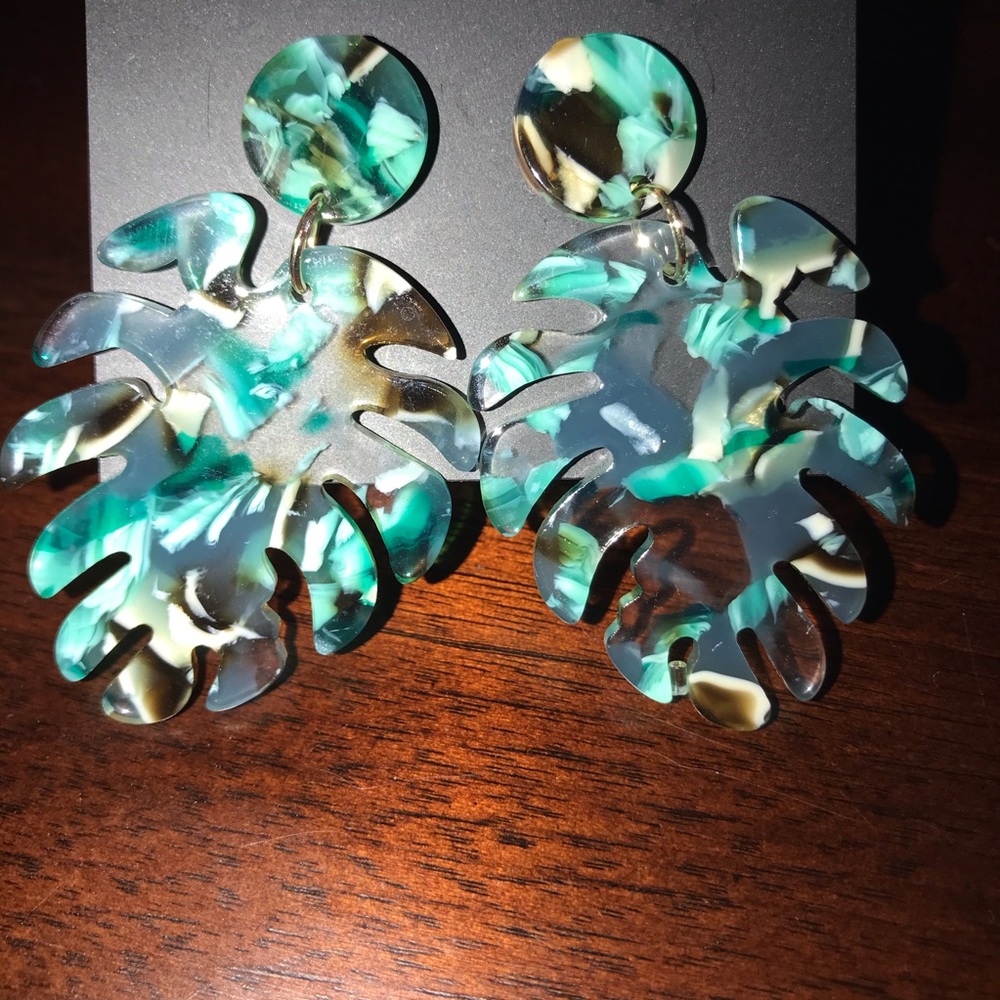 Coming soon! Plant lovers’ Monstera Earrings